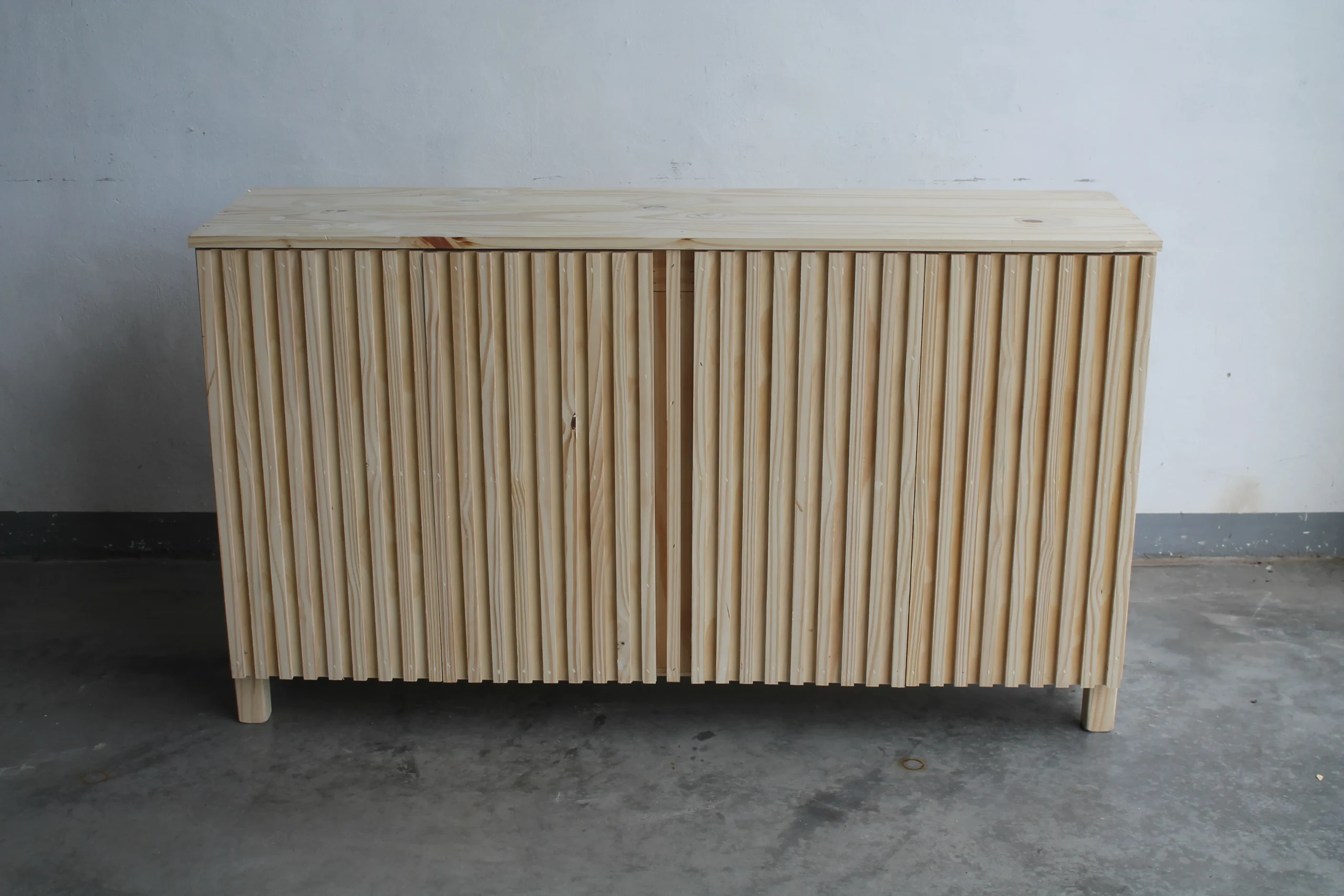 Bahiut varillado 4 puertas